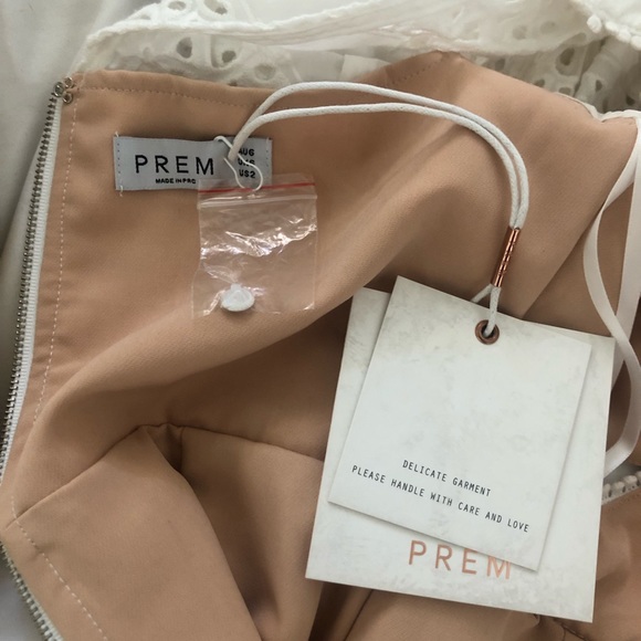 White lace dress - Picture 4 of 4